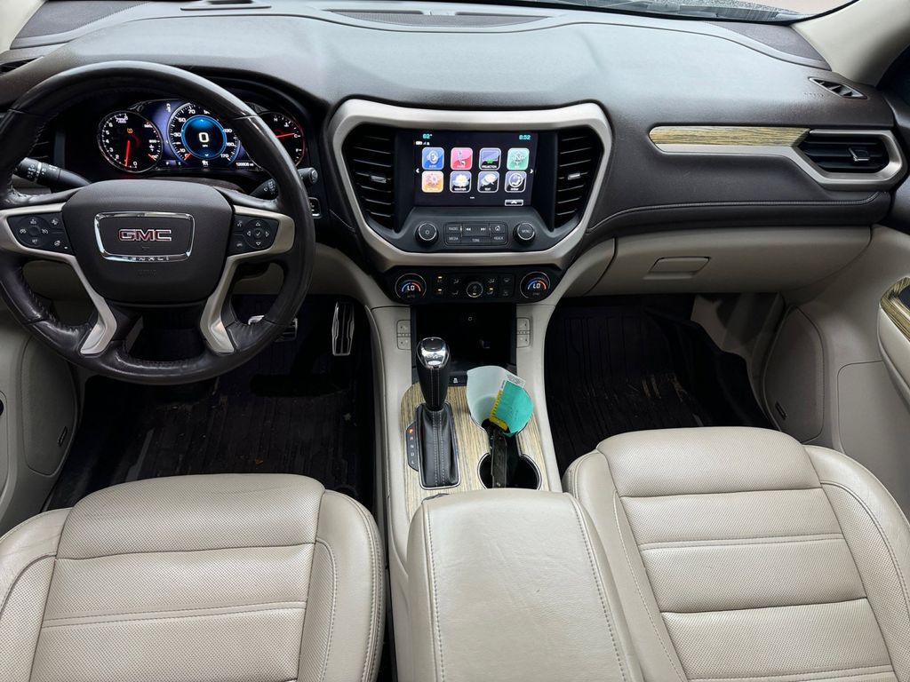 2018 GMC Acadia Denali 10