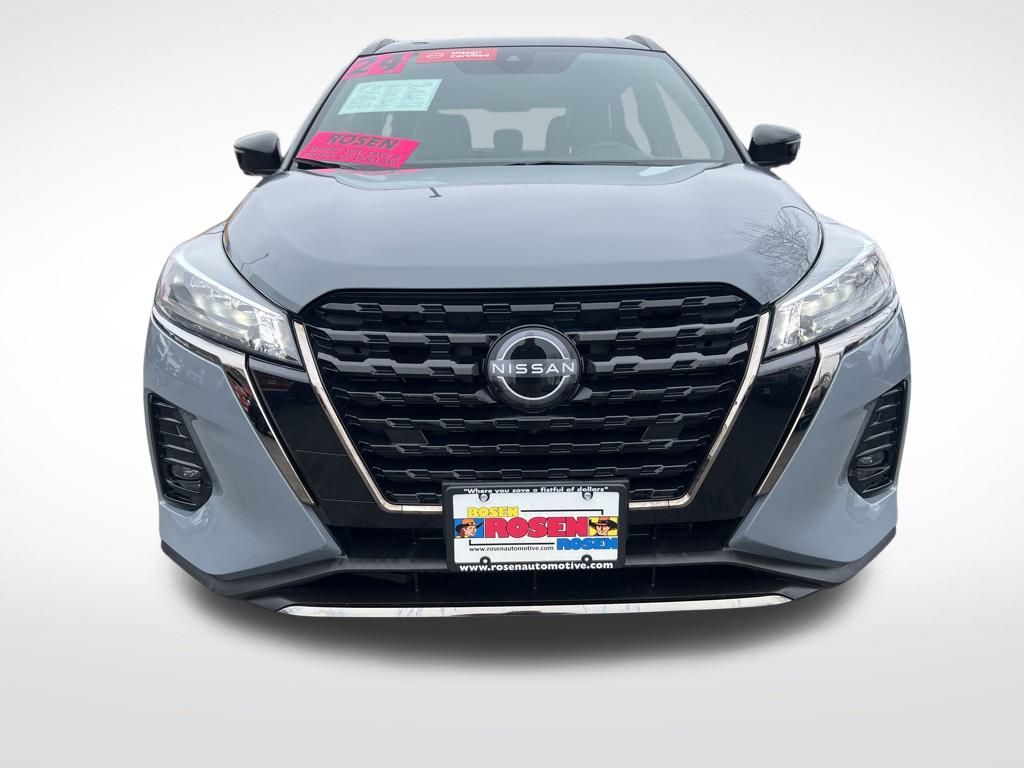2024 Nissan Kicks SR photo