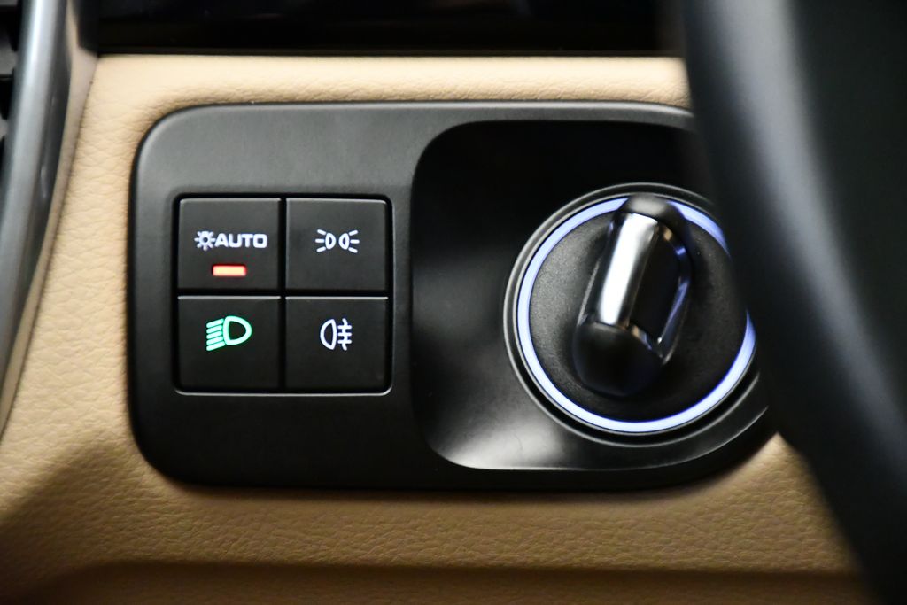 Thumbnail: 2022 Porsche Cayenne - 24