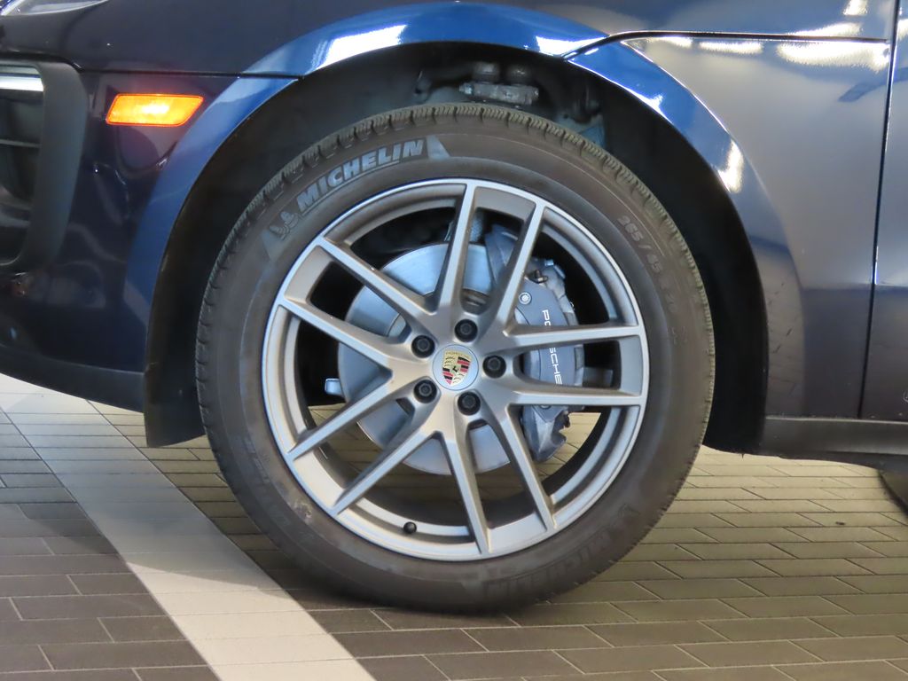 Thumbnail: 2022 Porsche Macan - 11