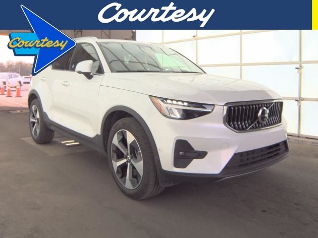 2025 Volvo XC40