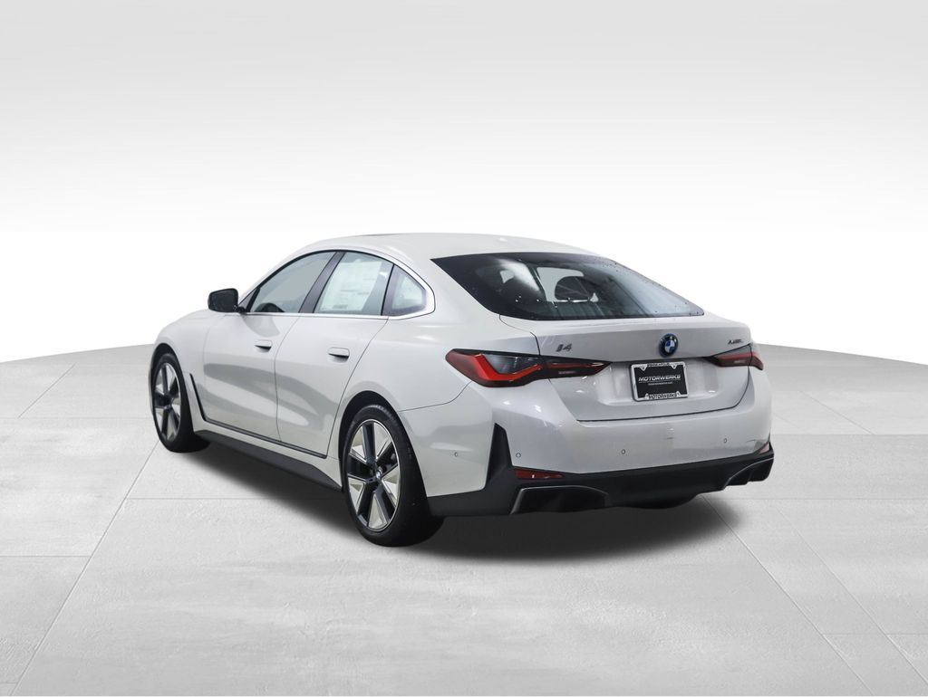 Thumbnail: 2025 BMW i4 - 3