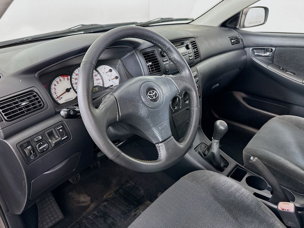 2004 Toyota Corolla S 9