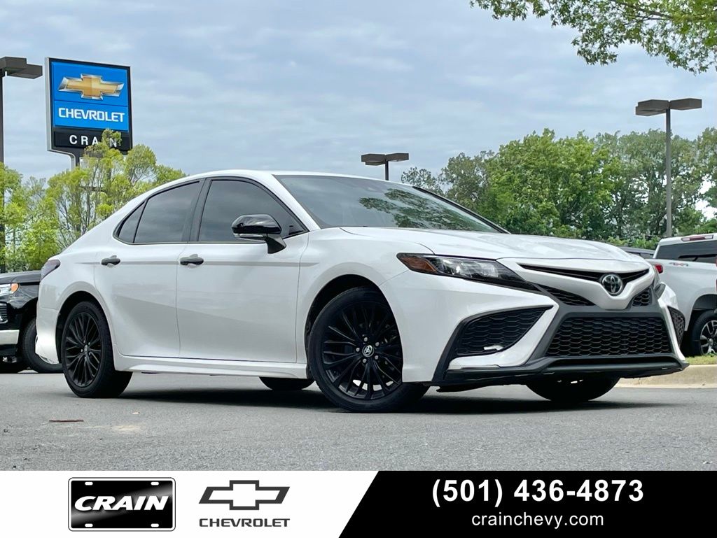 2022 Toyota Camry SE Nightshade FWD
