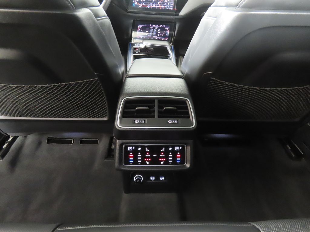 Thumbnail: 2019 Audi e-tron - 23