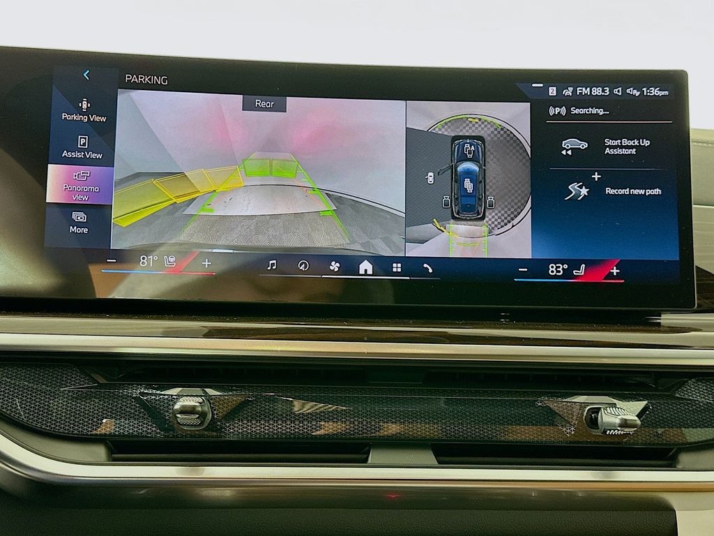 Thumbnail: 2026 BMW X7 - 13