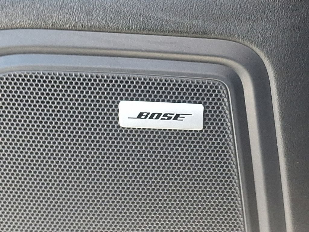 Thumbnail: 2022 Porsche Macan - 30