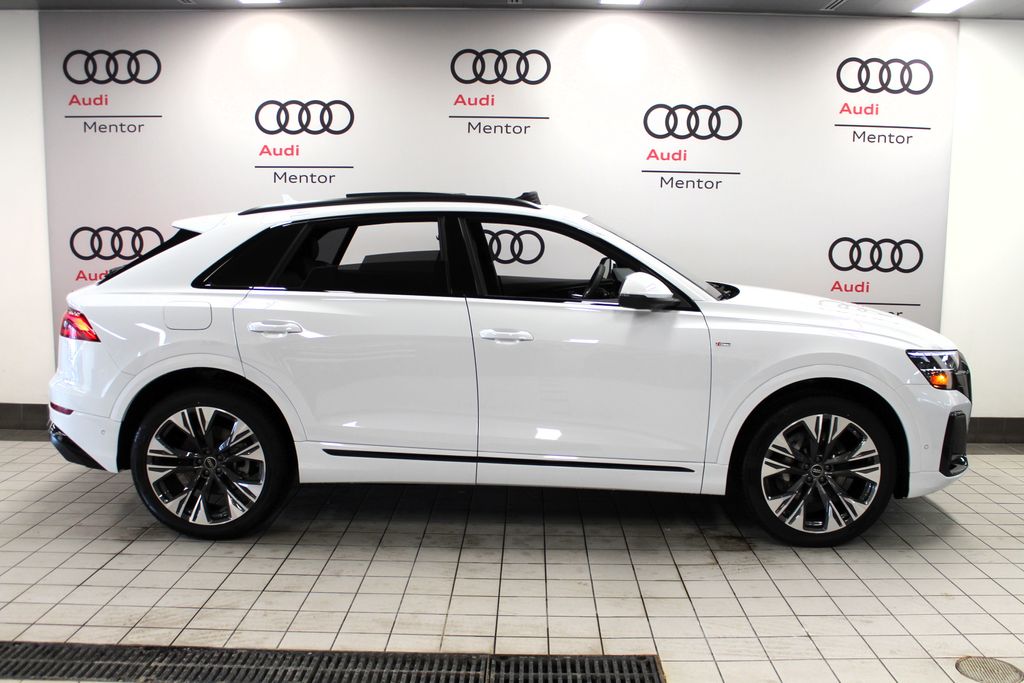 Thumbnail: 2026 Audi Q8 - 7