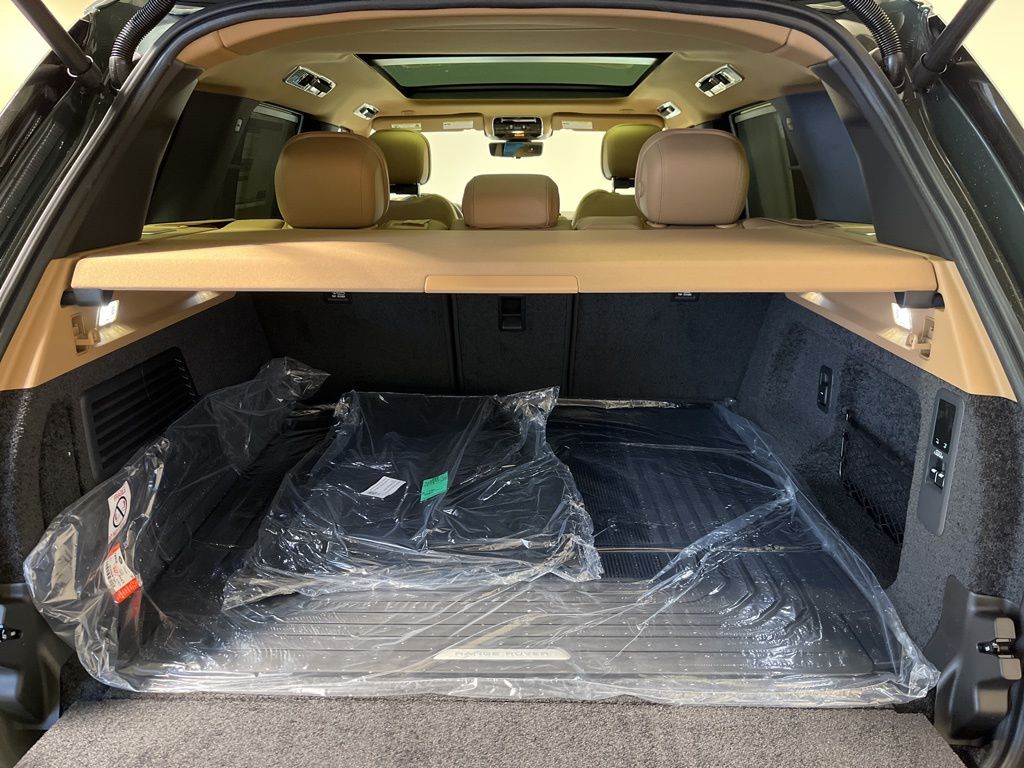 Thumbnail: 2026 Land Rover Range Rover - 27