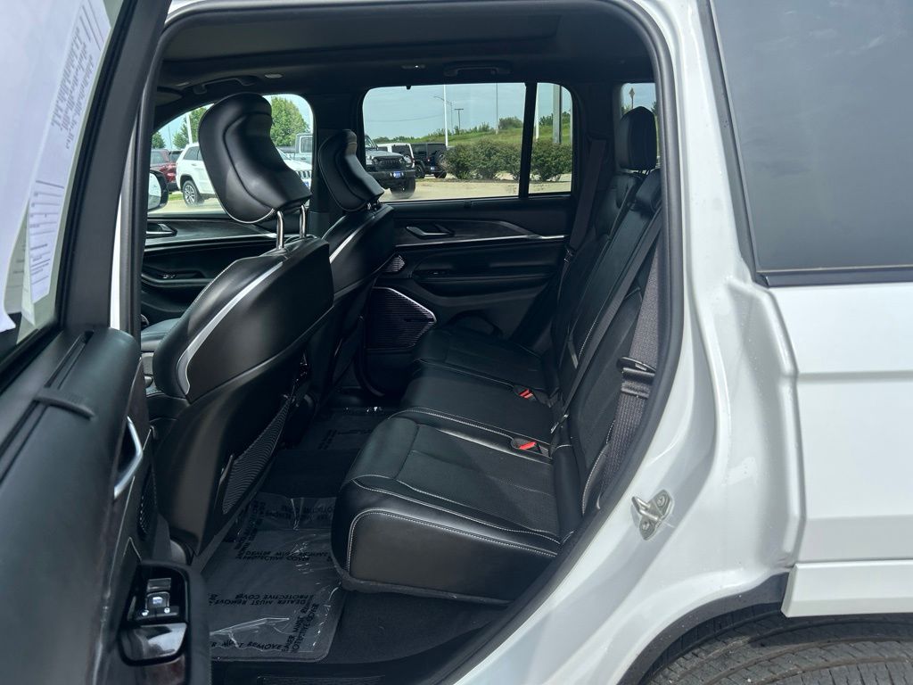 Used 2024 Jeep Grand Cherokee SUV