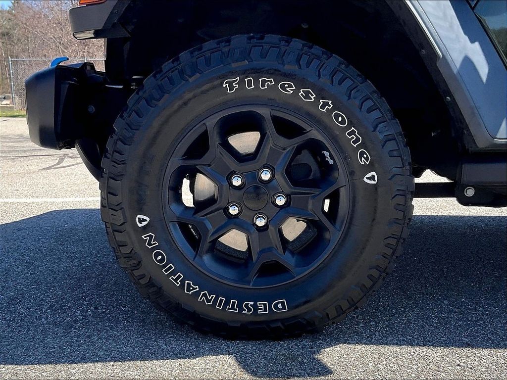 2023 Jeep Wrangler — photo 7