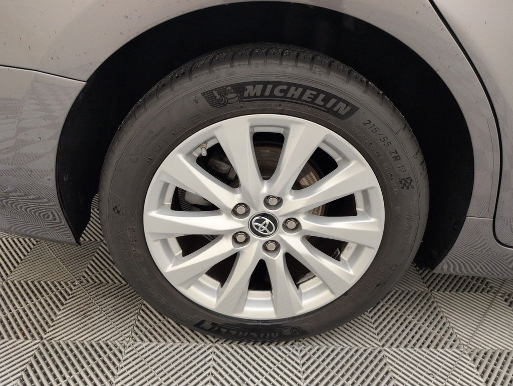 Certified Used 2018 Gray Toyota LE image 17