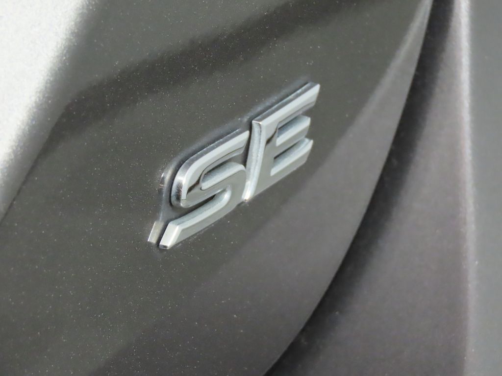 Thumbnail: 2018 Toyota Camry - 10