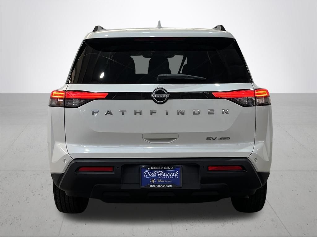 2024 Nissan Pathfinder SV