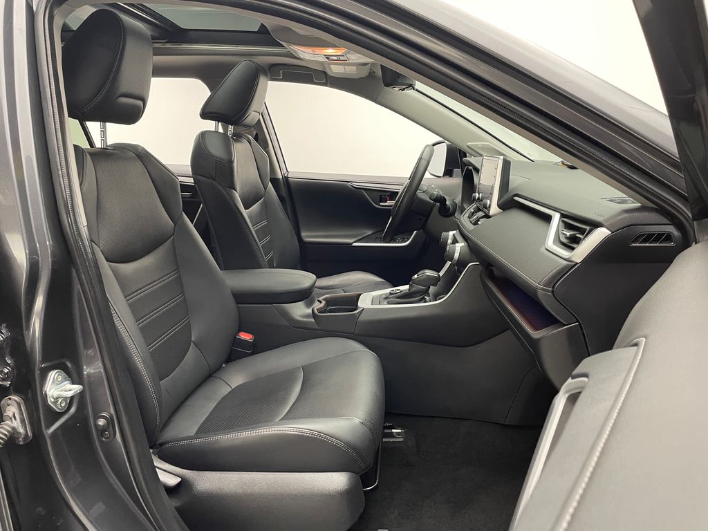 Thumbnail: 2021 Toyota RAV4 - 18