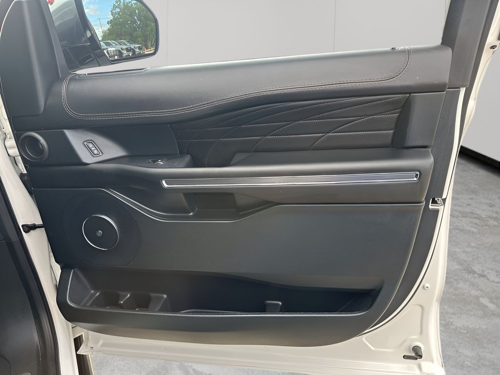 Used Car 2021 Ford Expedition  Platinum For Sale Under $40,000 In Austin, Texas