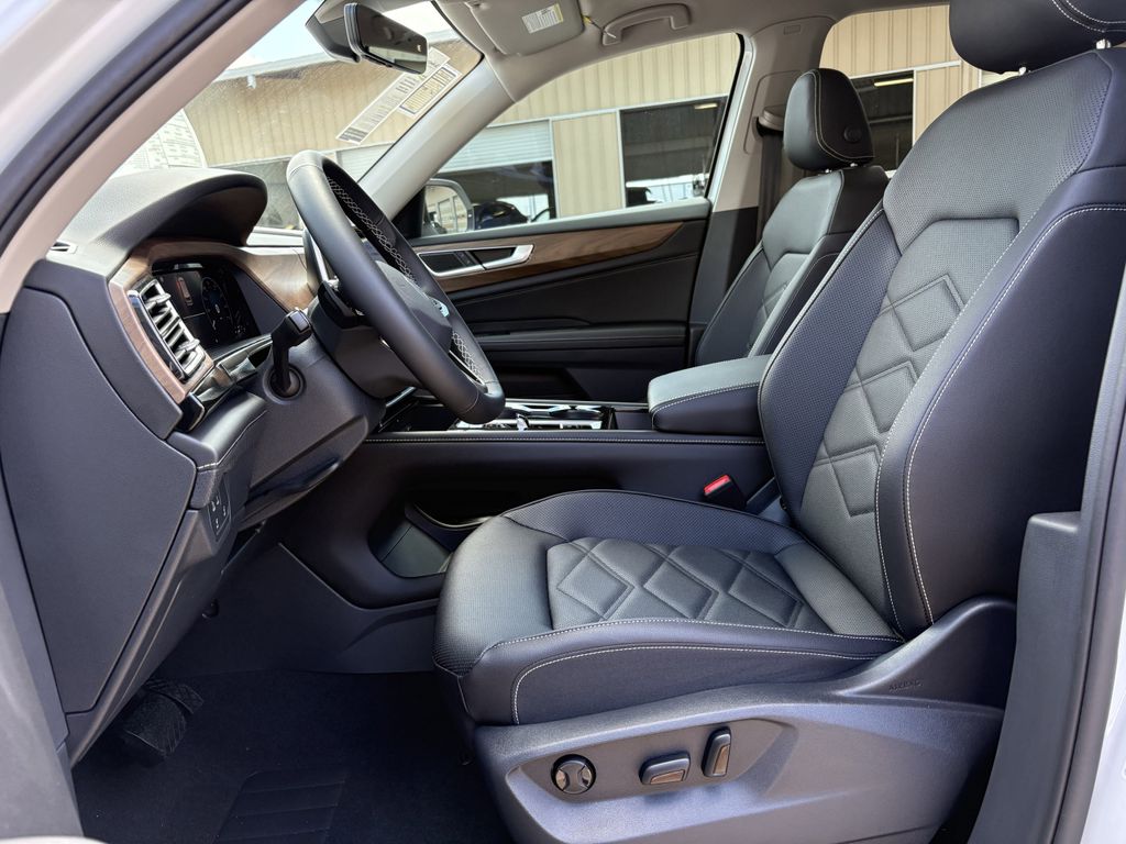 New 2026 Opal White Volkswagen 2.0T SE w/Technology image 12