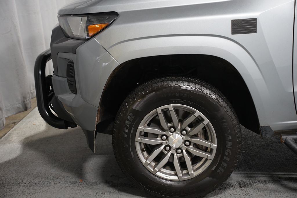 Thumbnail: 2024 Chevrolet Colorado - 5