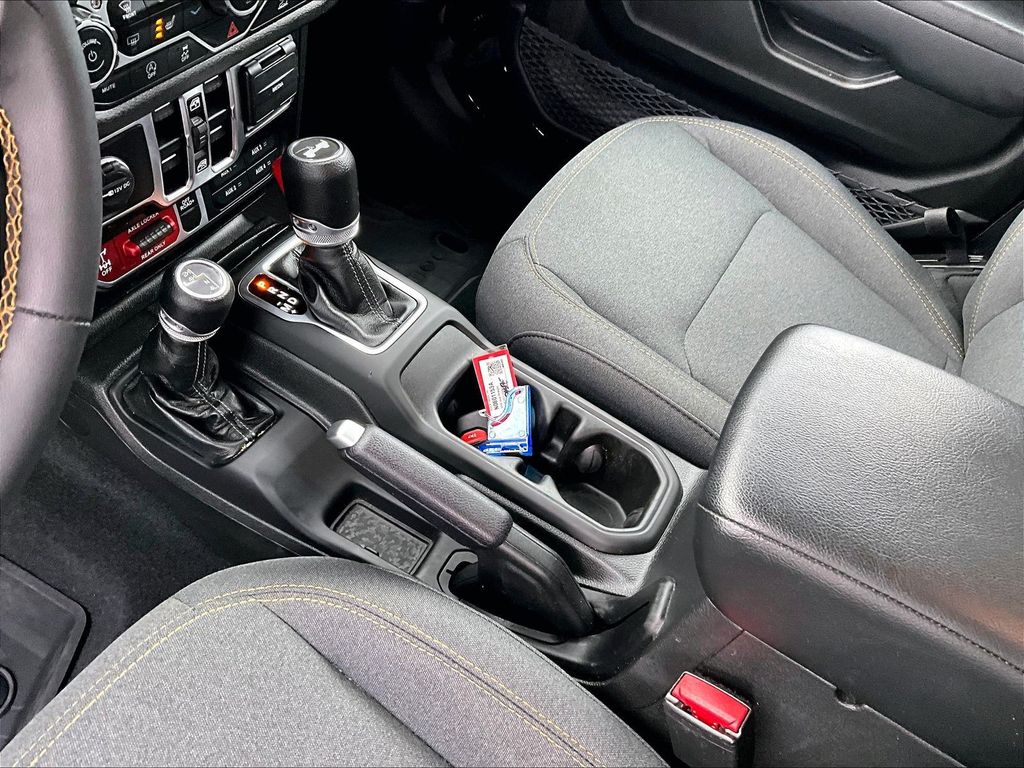 2024 Jeep Wrangler — photo 20