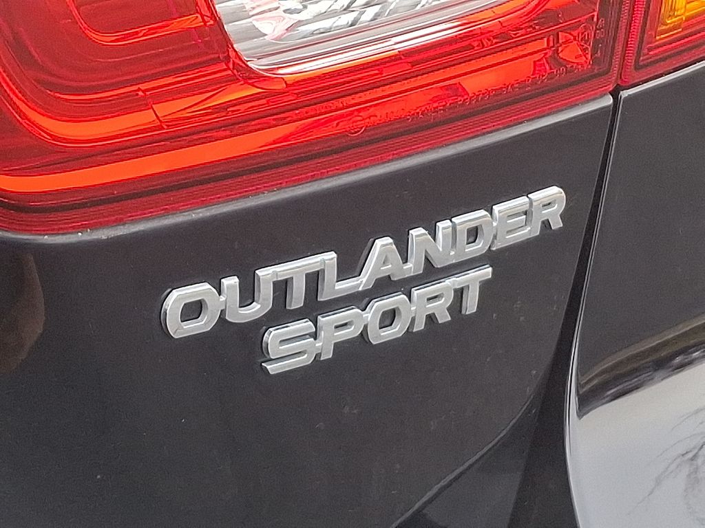 Thumbnail: 2019 Mitsubishi Outlander Sport - 30