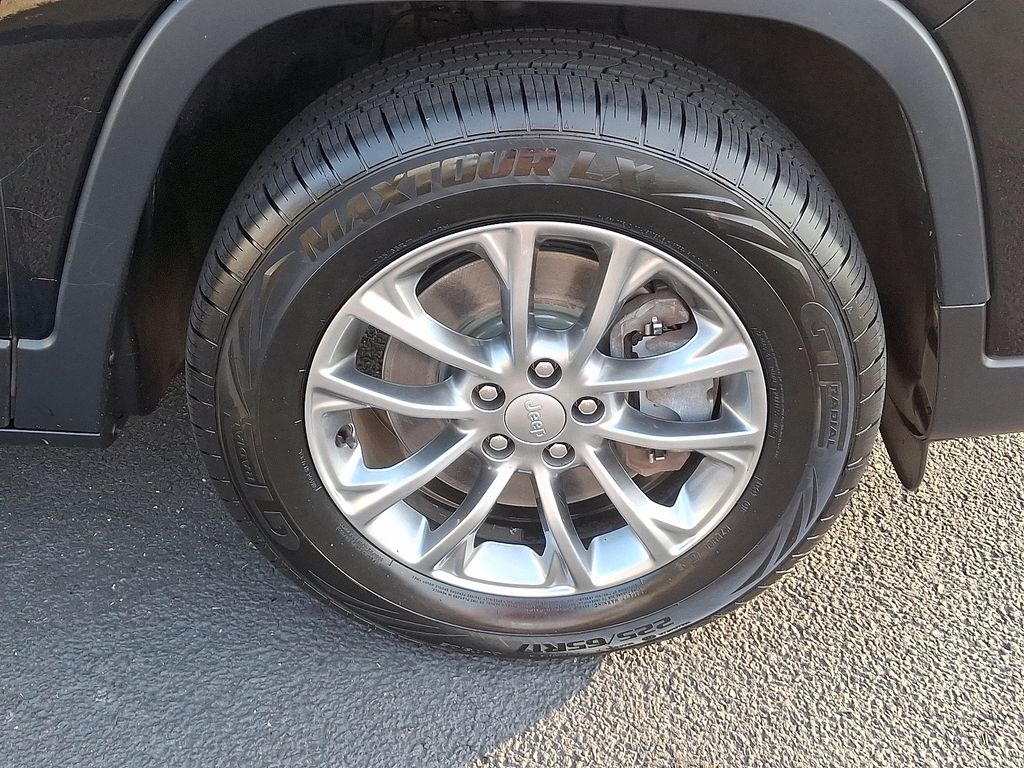 Thumbnail: 2020 Jeep Cherokee - 8