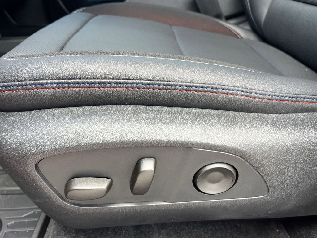 new 2025 Chevrolet Equinox EV car, priced at $41,695