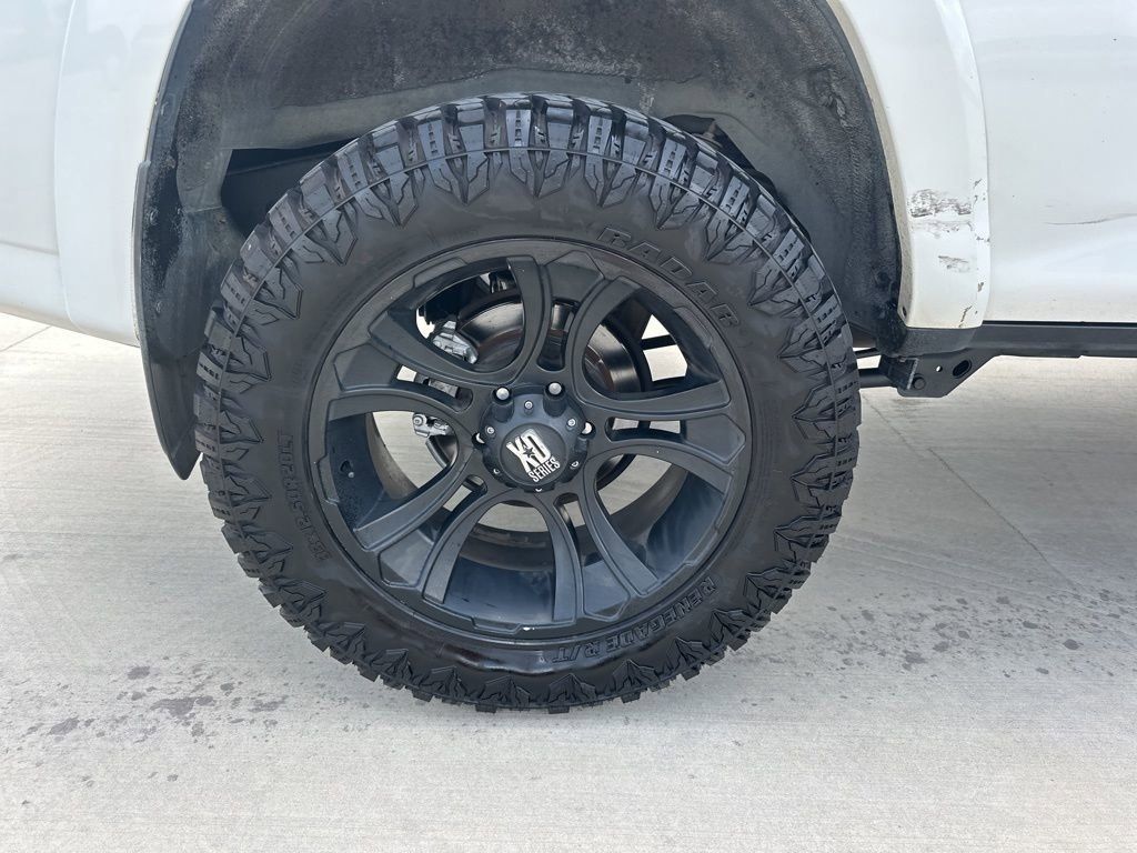 2016 Super White Toyota 4Runner SR5 RWD SUV