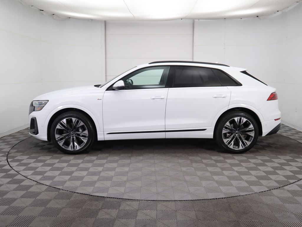 Thumbnail: 2025 Audi Q8 - 8