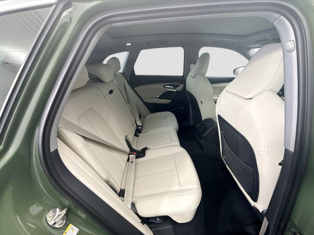 Thumbnail: 2025 Audi Q5 - 21