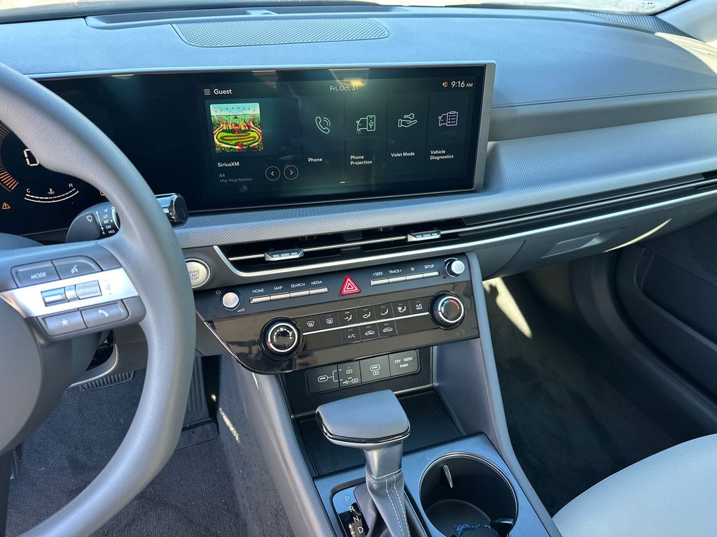 New 2025 White Hyundai SE image 28