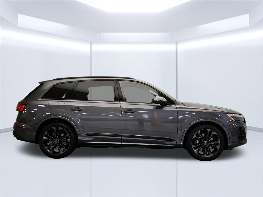 Thumbnail: 2026 Audi Q7 - 6