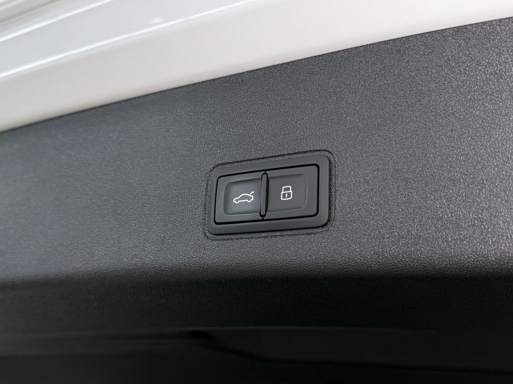 Thumbnail: 2026 Audi Q3 - 16