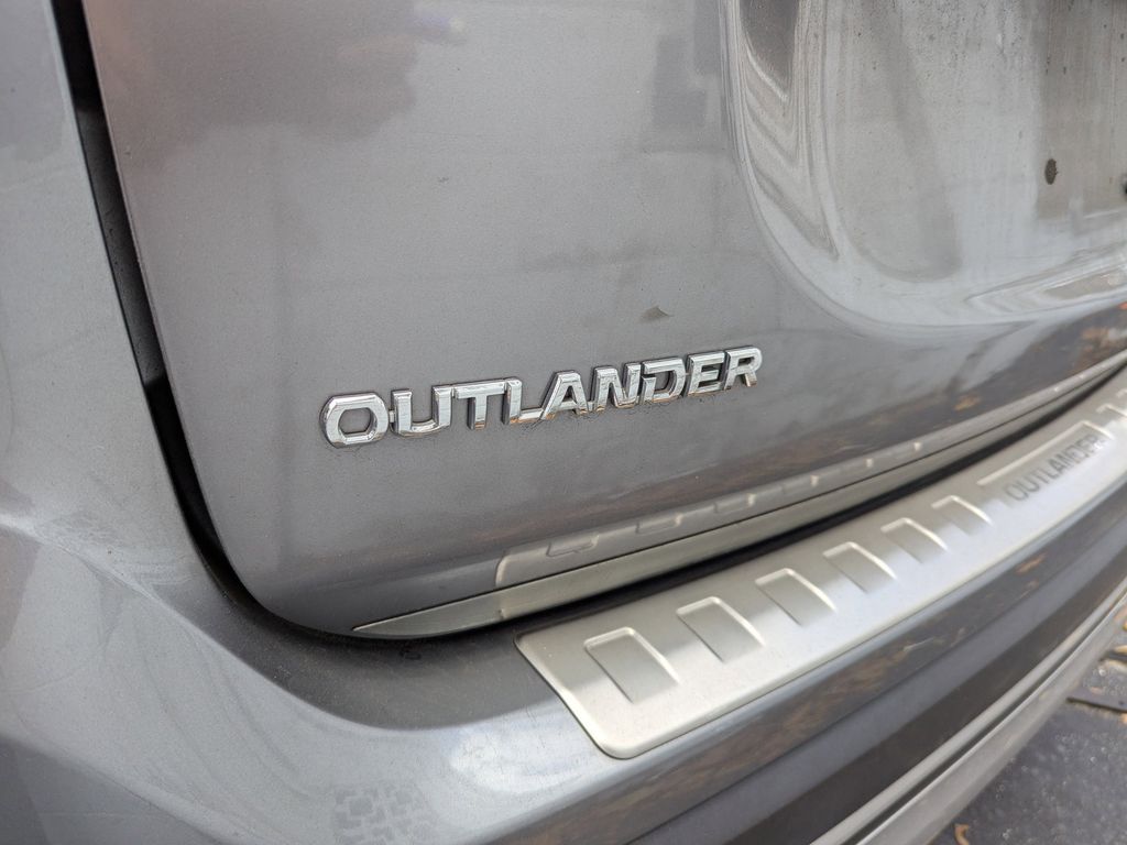 used 2020 Mitsubishi Outlander car, priced at $10,991