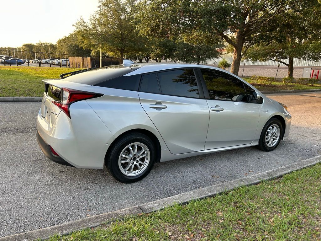2022 Toyota Prius Limited 5