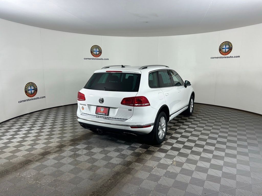 Used 2017  Volkswagen V6 Sport image 19