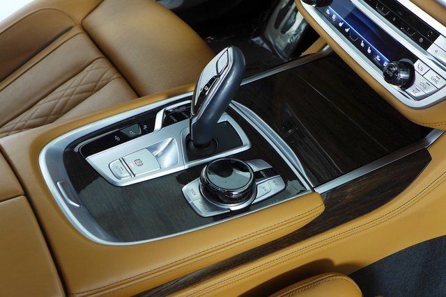 2022 BMW 7 Series 750i xDrive 15