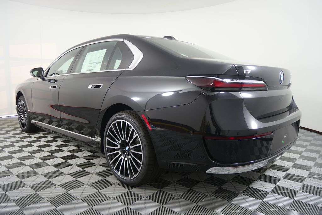Thumbnail: 2026 BMW i7 - 5