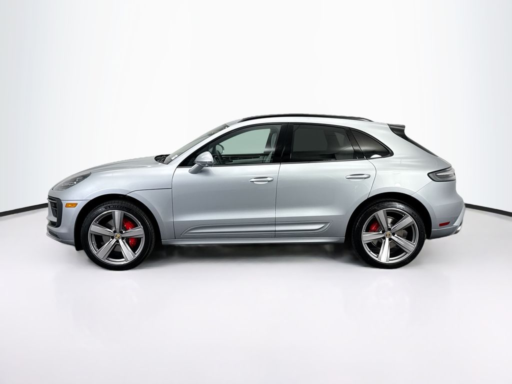 Thumbnail: 2026 Porsche Macan - 2