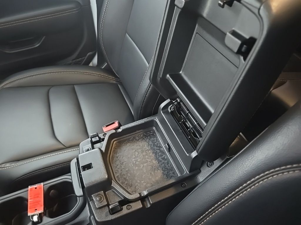 New 2025 White Jeep Sahara image 21