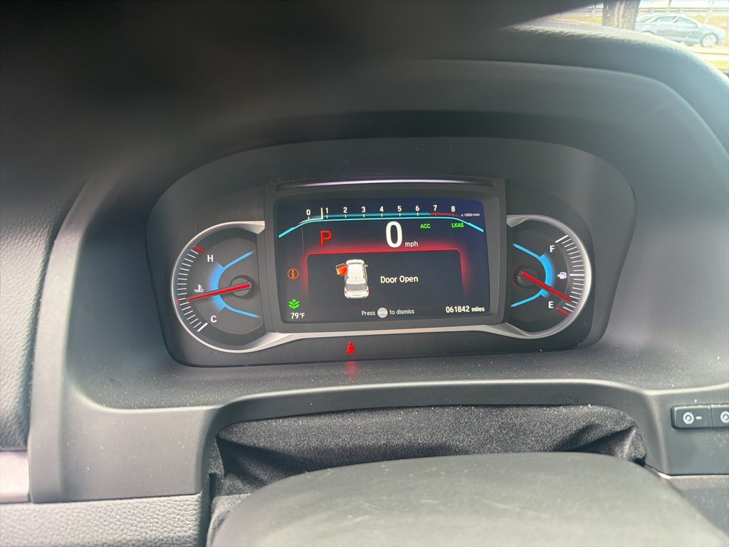 Used 2022 Silver Honda EX-L image 4