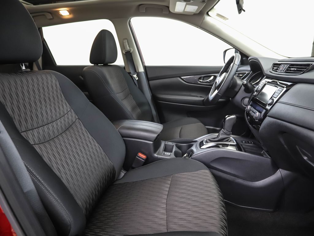 Thumbnail: 2020 Nissan Rogue - 30