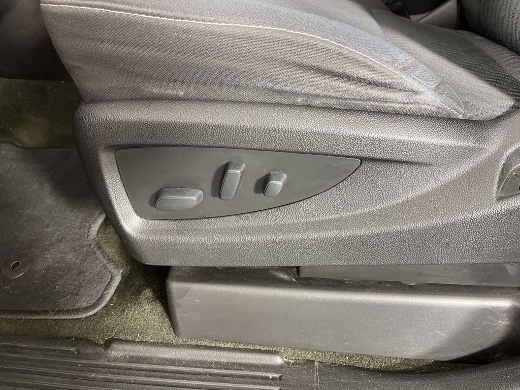 Thumbnail: 2017 Chevrolet Tahoe - 25