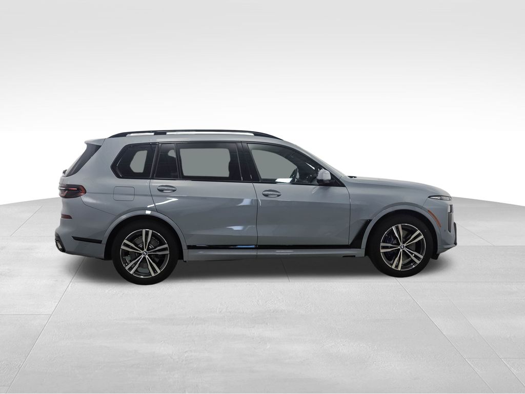 Thumbnail: 2026 BMW X7 - 6