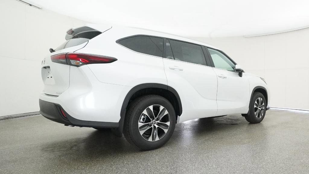 Thumbnail: 2026 Toyota Highlander - 5