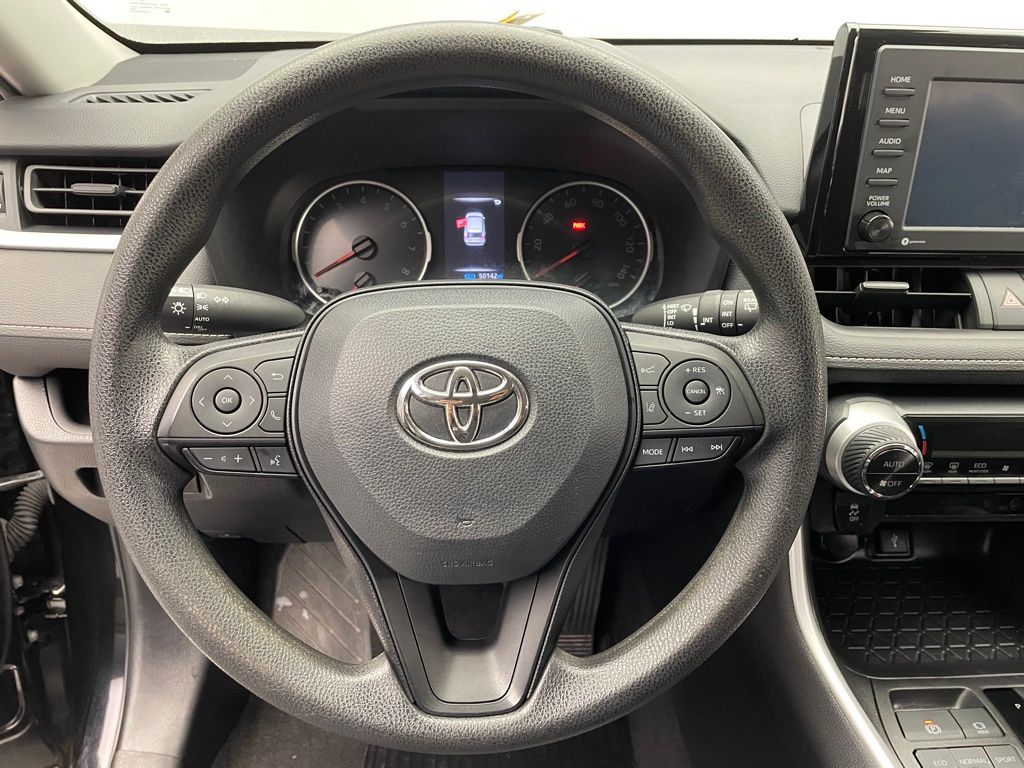 2022 Toyota RAV4 XLE 21