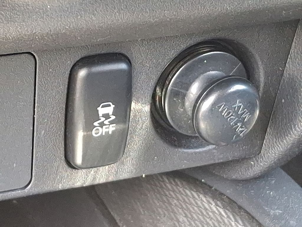 Thumbnail: 2018 Mitsubishi Outlander Sport - 25