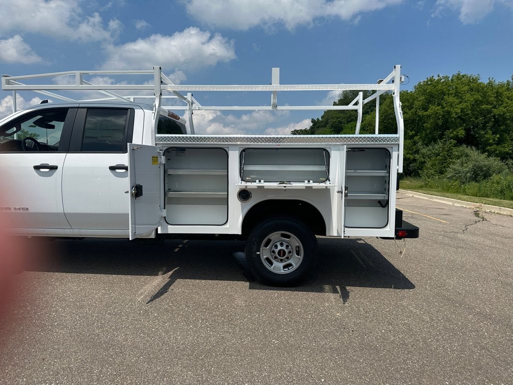 2024 GMC Sierra 2500HD Pro 10