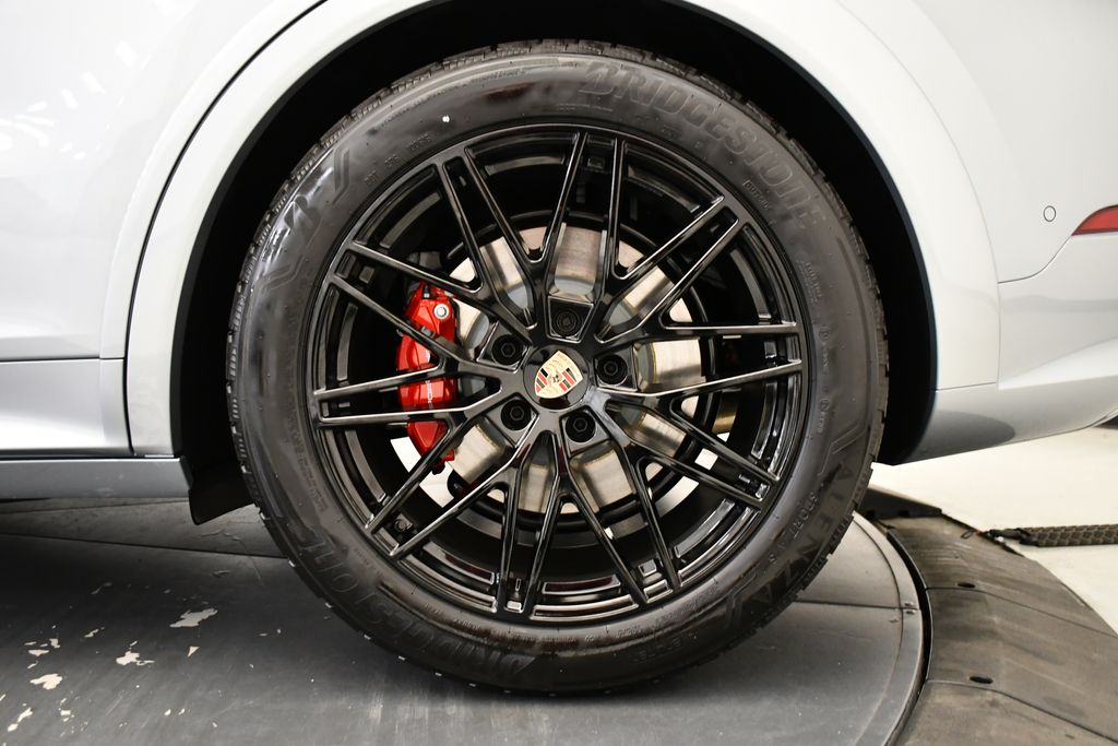 Thumbnail: 2026 Porsche Cayenne - 17