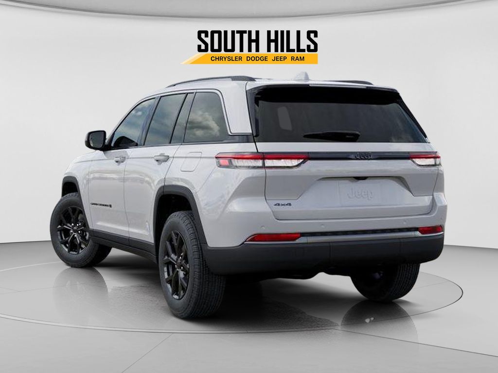 2026 Jeep Grand Cherokee Laredo White/off-white at South Hills CDJR