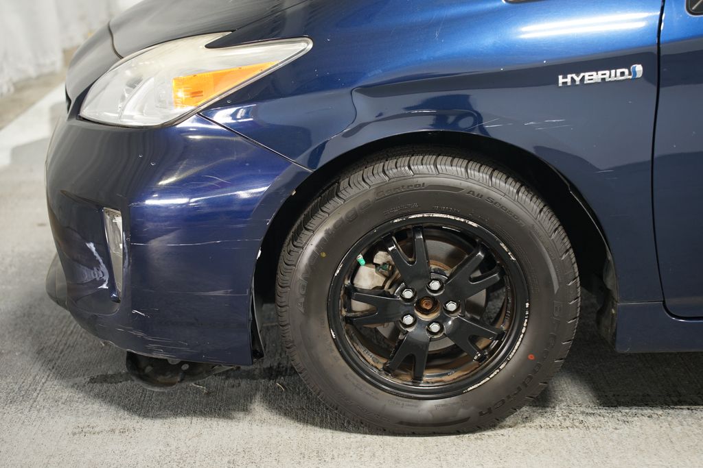 Thumbnail: 2015 Toyota Prius - 5